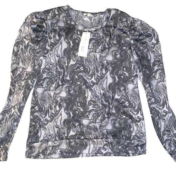 C’est La Vie Tops - C’est La Vie Top.  Gray. Size Large. New